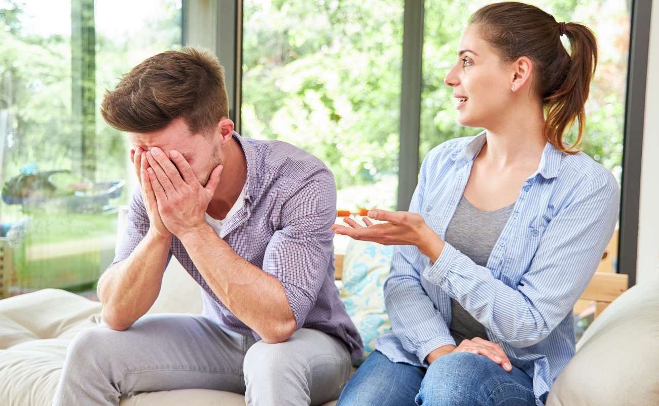 couple discuss relationship problems in life at home