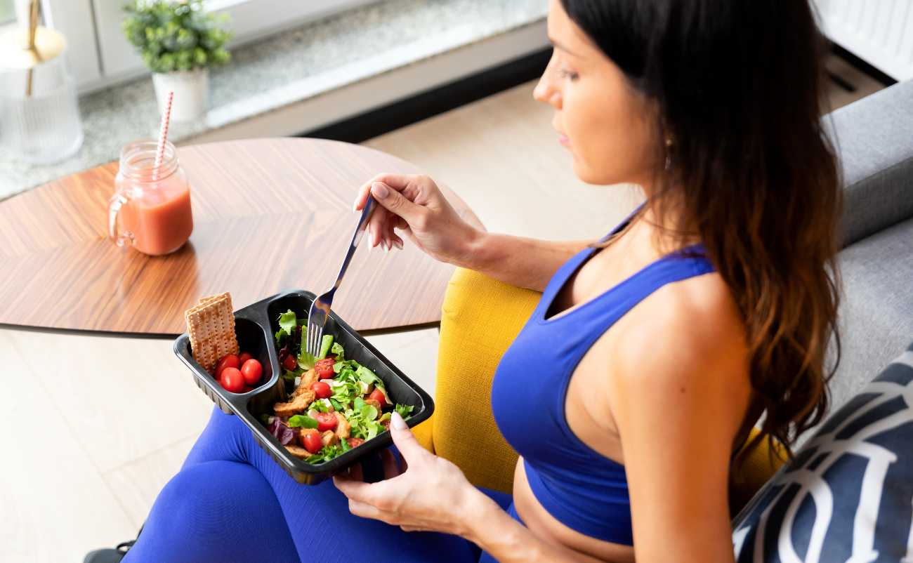 women enjoying meal prep portion control diet plan