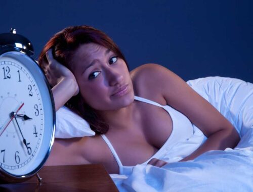 women not able to sleep watching clock at 3 am