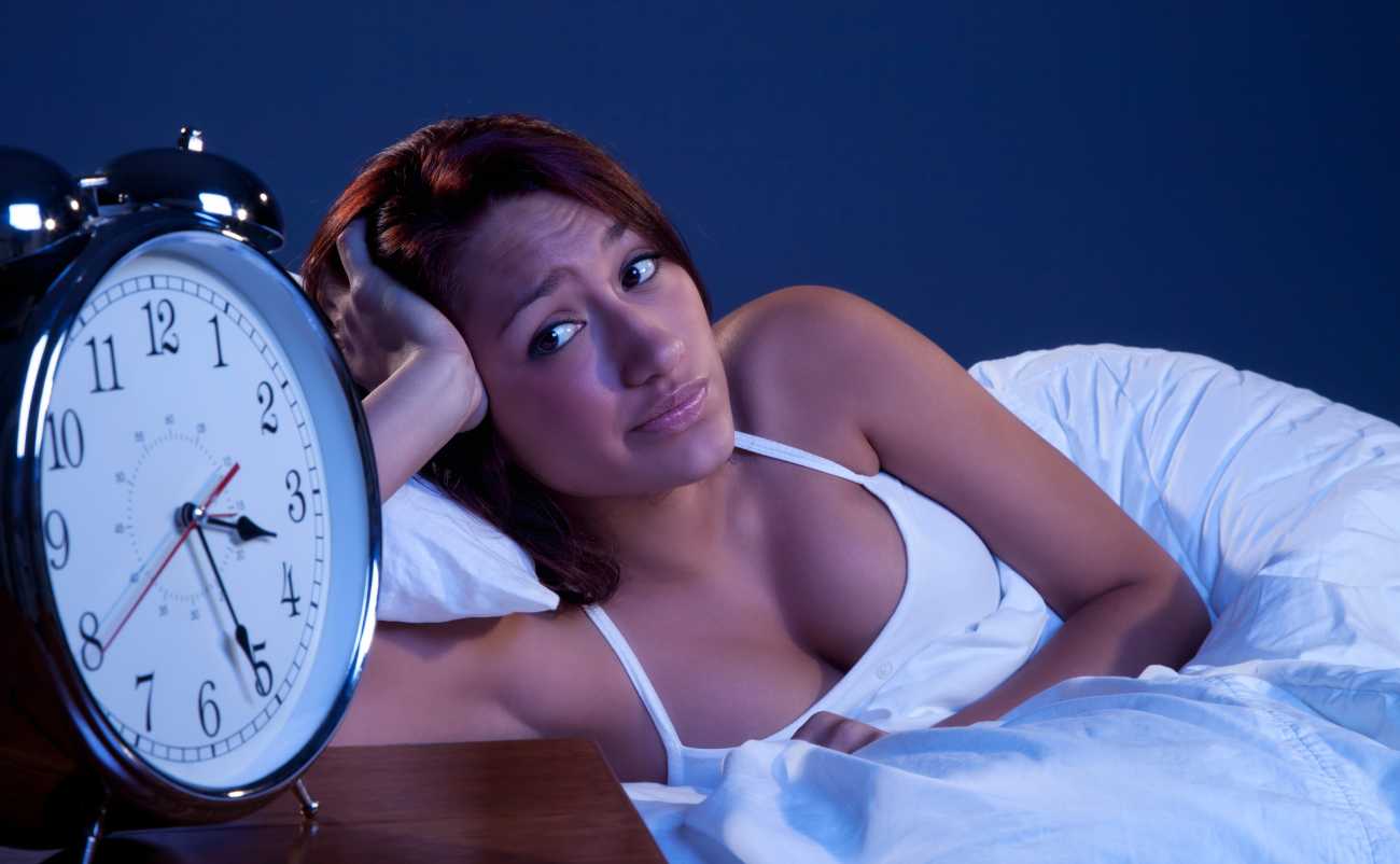 women not able to sleep watching clock at 3 am