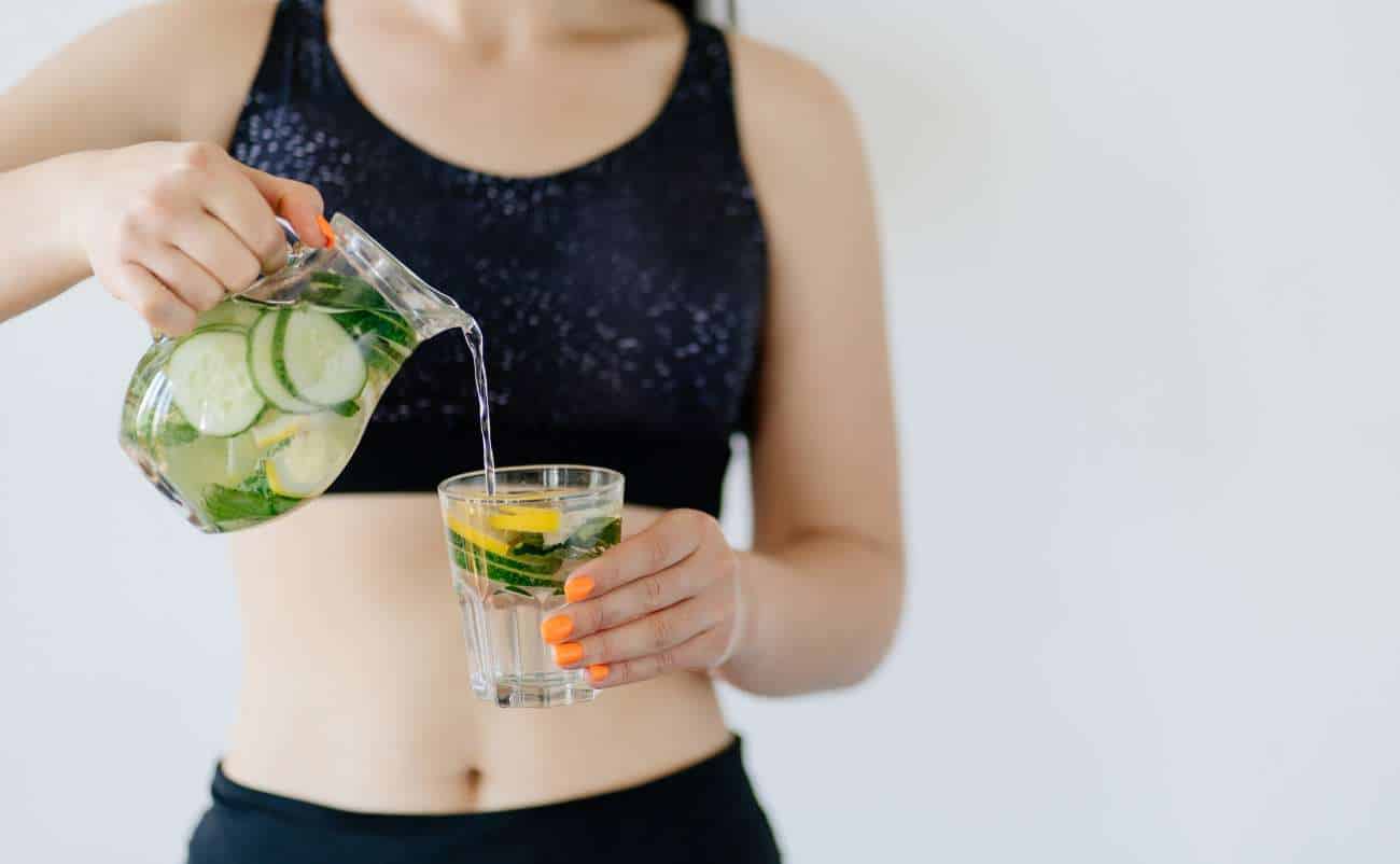 women trying detox water plan for healthy body